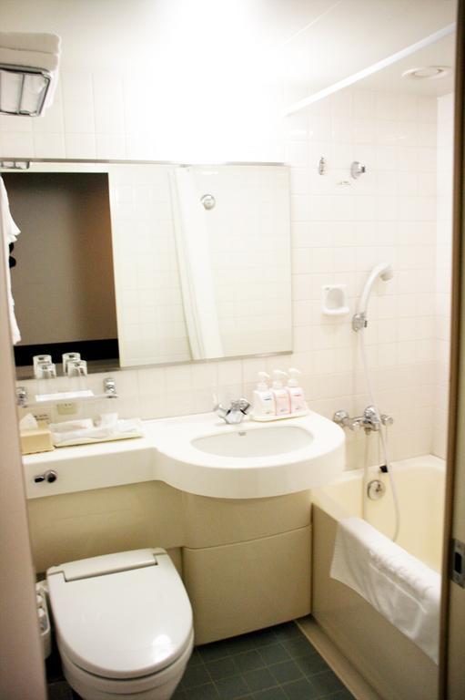 Hotel Jal City Yotsuya Токіо Номер фото